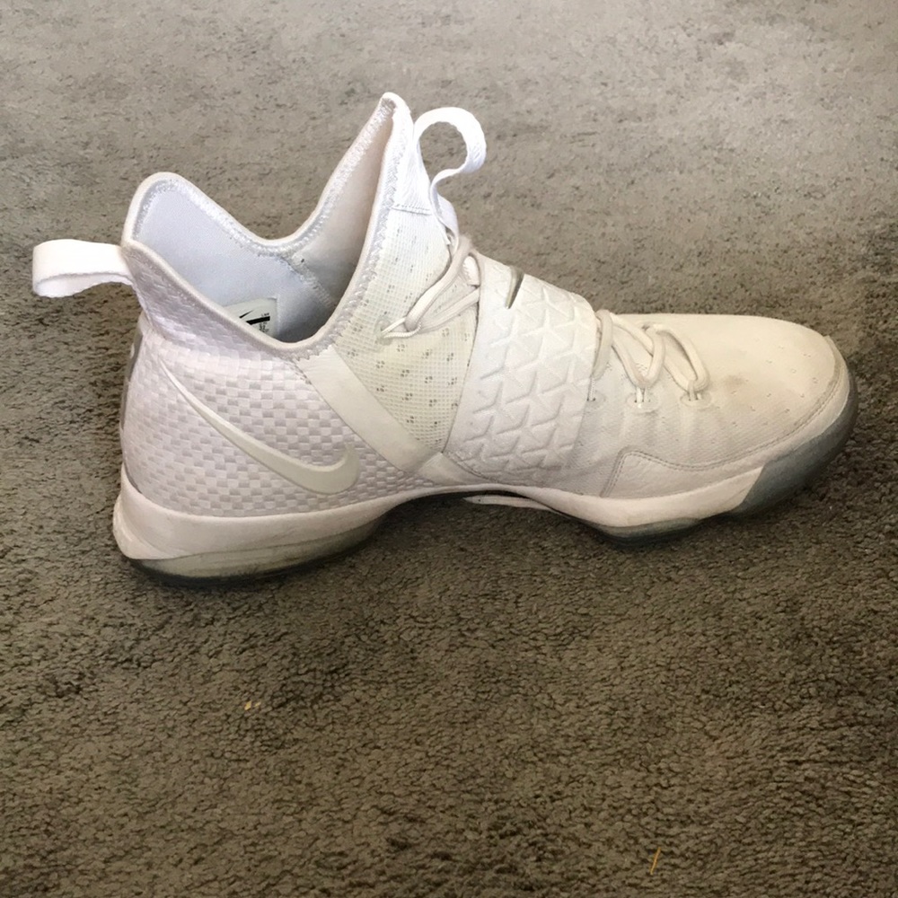 Shoes - Picture 2 of 3